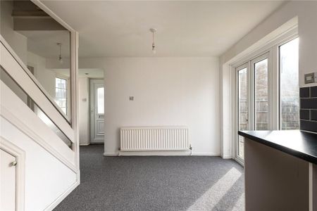 3 bedroom end of terrace house to rent - Photo 3