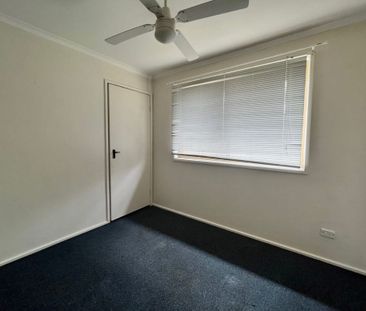 Family-Friendly Home in a Quiet Erskine Park Location - Photo 1