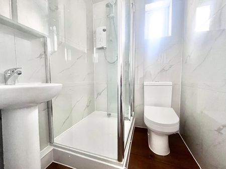 Hanworth Road, Hounslow, TW3 3TU - Photo 4