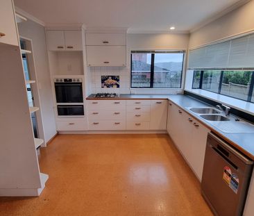 56 Abilene Crescent, Churton Park - Photo 3