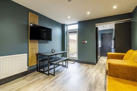 5 bedroom terraced house to rent - Photo 3