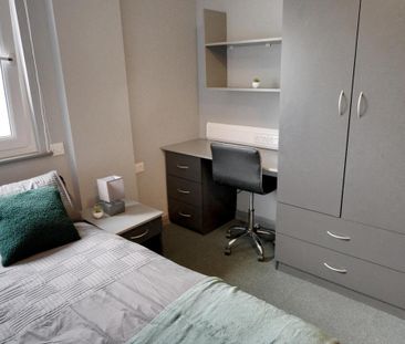 4 bedroom private hall to rent - Photo 5