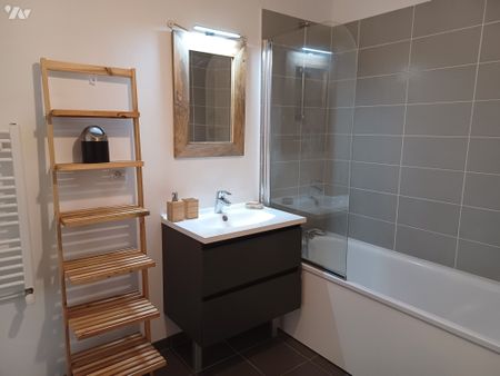 Dans résidence récente, 2 pièces loué meublé avec 2 stationnements. - Photo 3