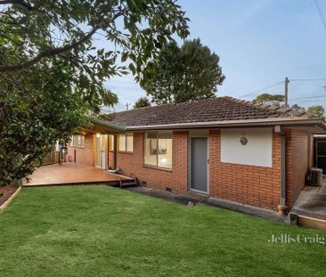 5 Smithdene Avenue, Ringwood East - Photo 4