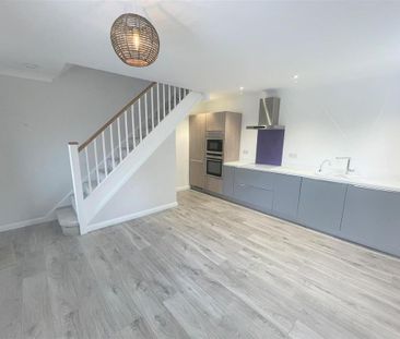 1 bedroom semi-detached house to rent - Photo 2