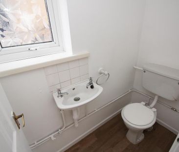 3 bedroom semi-detached house to rent - Photo 5