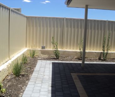 Spacious 4-Bedroom Family Home – Conveniently Located! - Photo 6