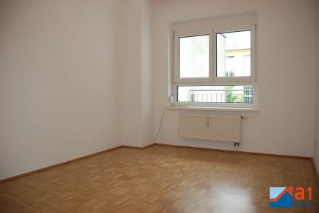 Wohnung mit großzügigem Balkon und Tiefgaragenabstellplatz zu mieten! - Photo 3