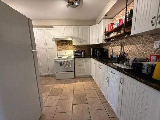 For Lease - 45 Potter Crescent, New Tecumseth, Ontario - Photo 1