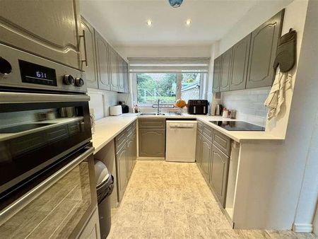 Hall Grove, Staincross, Barnsley, S75 - Photo 5