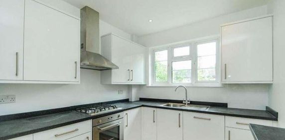 Risborough Close, Muswell Hill, N10 - Photo 2