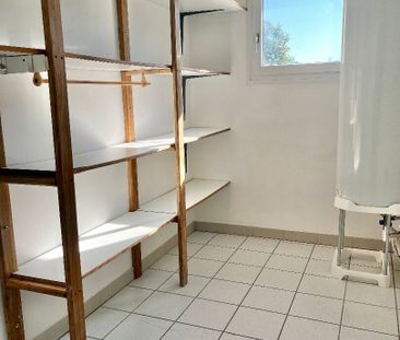 Location Appartement 4 pièces 156m² - Photo 4