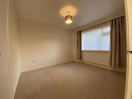 4 bedroom detached bungalow to rent - Photo 4