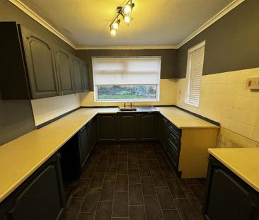 2 bedroom semi-detached house to rent - Photo 5