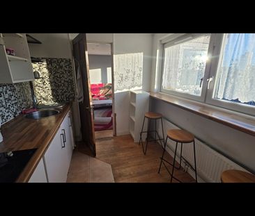 2 Bed Flat, Plantagenet House, SE18 - Photo 6