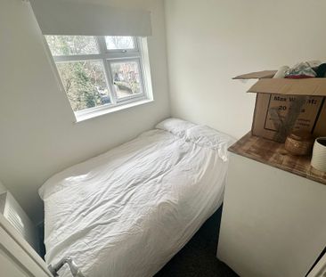 Canford Heath, Poole - Photo 5