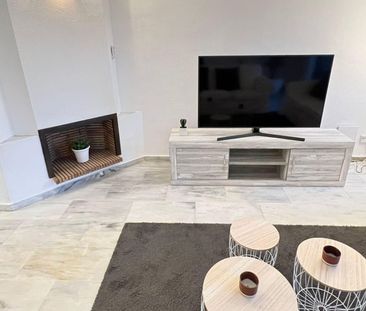 Casa adosada de alquiler en Bel - Air - Photo 1