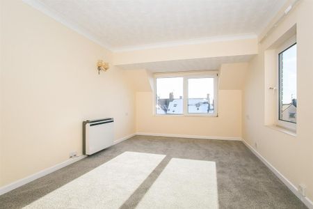 1 bedroom retirement property to rent - Photo 4