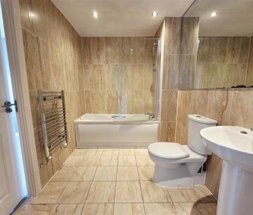 3 bedroom townhouse to rent - Photo 4