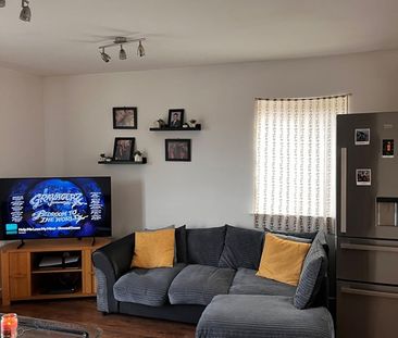 2 Bed Flat, Campbell Close, NG8 - Photo 1