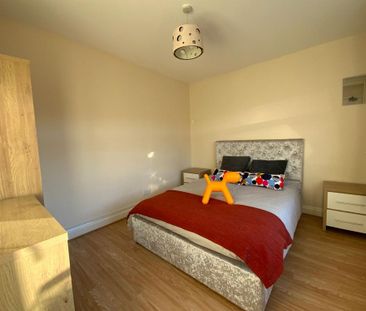 1 bedroom in a house share to rent - Photo 4