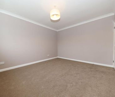 4 bedroom detached house to rent - Photo 6