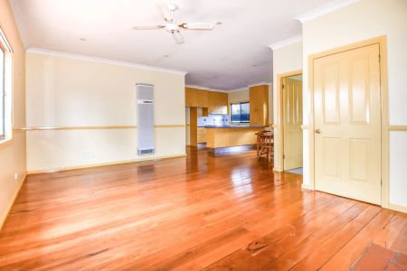 8 Hale Street, Orange. - Photo 5