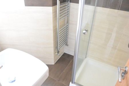 3 bedroom flat to rent - Photo 5