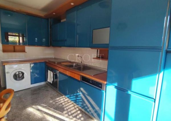 Monteverde Vecchio-Terrace: Furnished 2 Bedroom, 2 Bath, spacious kitchen, living, large private terrace and garden. Bright, silent, near shops, services and transport, located on a quite street in a well kept building. Possible parking. Ref 2375
