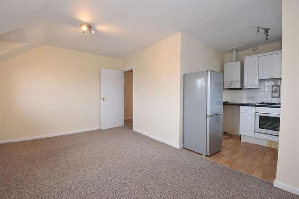 Rosemary Lane, Horley, RH6 - Photo 1