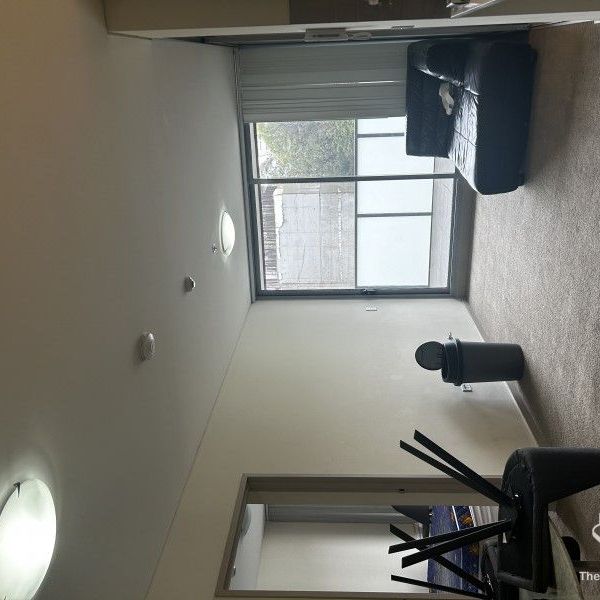 Furnished 2 bed 1 bath apartment - Photo 1