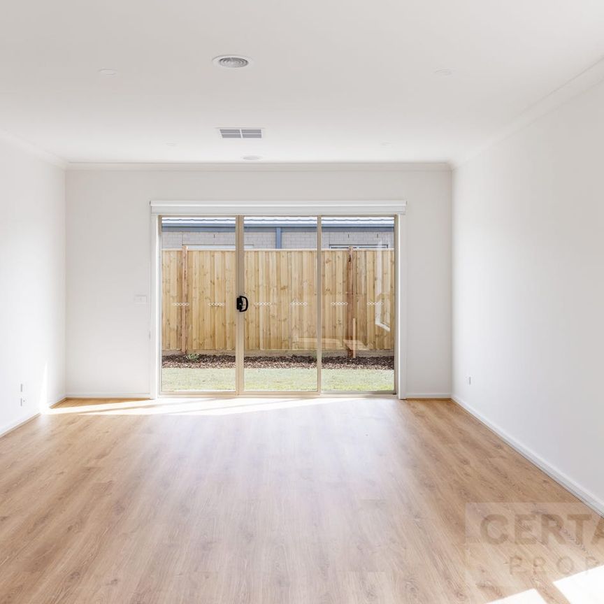 Brand new 4 bedroom house - Photo 1