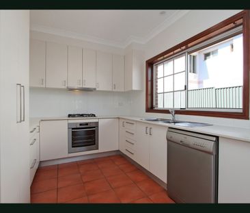 9 Queens Road, Hurstville NSW 2220 - Townhouse For Rent | Domain - Photo 3