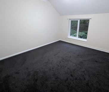 Overthorpe Close, Woking, Surrey, GU21 - Photo 4