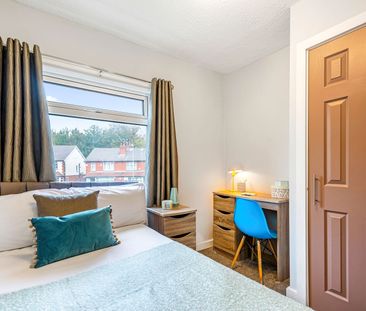 9 STANMORE CRESCENT Leeds - LS4 2RY - Photo 1