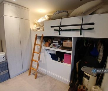 3 bedroom semi-detached house to rent - Photo 4