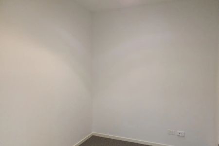 LUXURY 3-BEDROOM APARTMENT, WALKING DISTANCE TO WESTFIELD SHOPPING CENTRE WEST LAKES - Photo 5