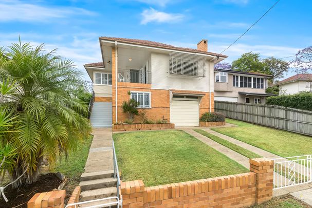 16 Moordale Street, Chapel Hill QLD 4069 - House For Rent - $810 | Domain - Photo 1