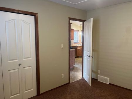 Full House in the lovely suburb of Inglewood - Photo 2