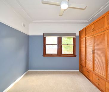 Neat & Clean Family Home - Photo 2