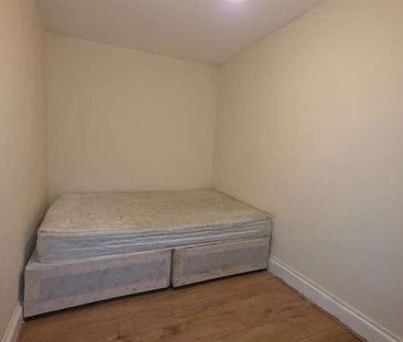 High Street North, London, E12 - Photo 1