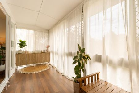 95 Pareena Crescent, Mansfield QLD 4122 - House For Rent | Domain - Photo 2