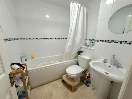 1 bedroom flat to rent - Photo 5