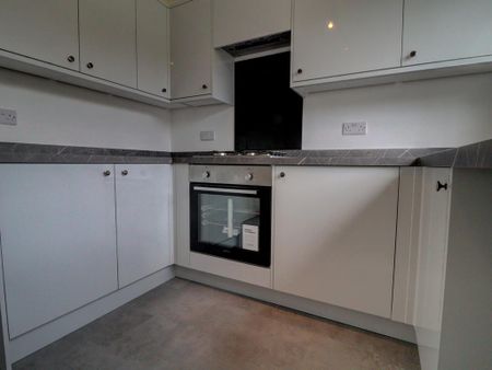 3 bedroom detached house to rent - Photo 3