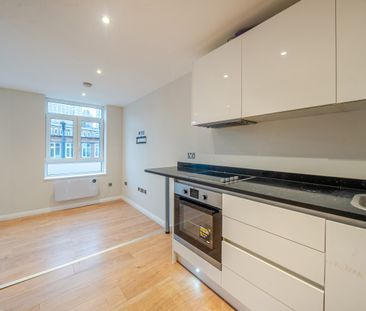 Mercia Grove, London, SE13 - Photo 1