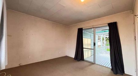 Three Bedroom Home In A Convenient Location - Photo 5