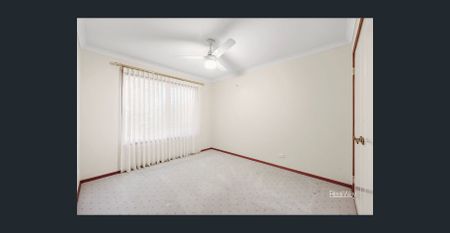 Beautifully Presented Expansive Family Home in Popular Middle Ridge, What an Opportunity! - Photo 5