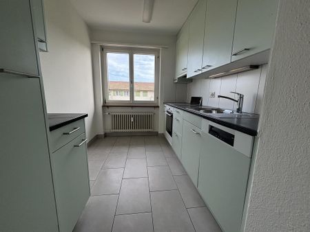 Geräumige 4.5 Zimmerwohnung in ruhigem Quartier - Foto 4