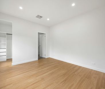 5 Taro Walk, Rockbank VIC, Belconnen - Photo 5