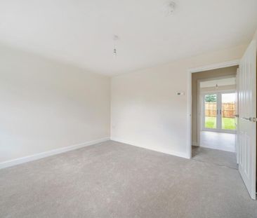 3 Bedroom House - End Terrace - Photo 4